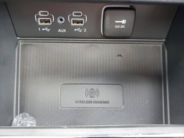 Photo of 2025 Diamond Black Crystal Pearlcoat Jeep Grand Cherokee L