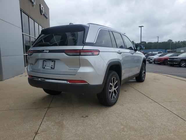 Photo of 2025 Silver Zynith Exterior Paint Jeep Grand Cherokee