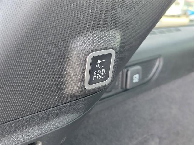 Photo of 2023 Silver Zynith Jeep Grand Cherokee 4xe