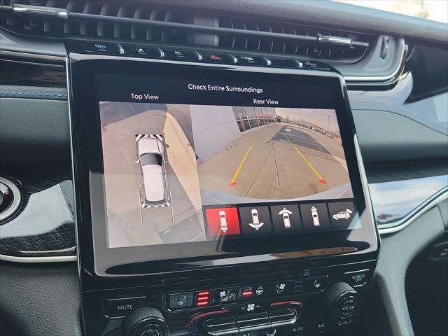 Photo of 2023 Silver Zynith Jeep Grand Cherokee 4xe