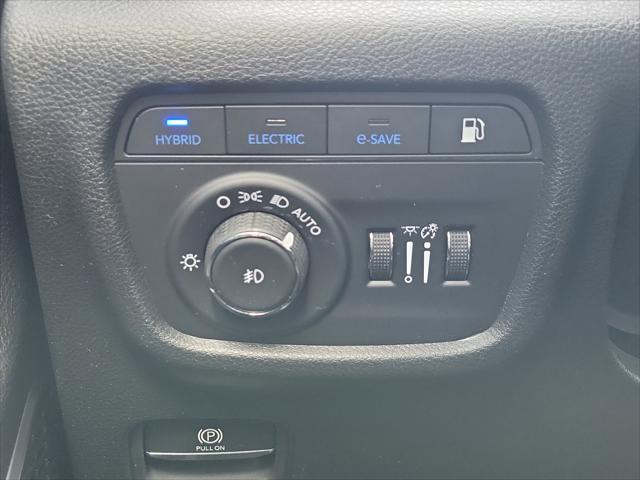 Photo of 2023 Silver Zynith Jeep Grand Cherokee 4xe
