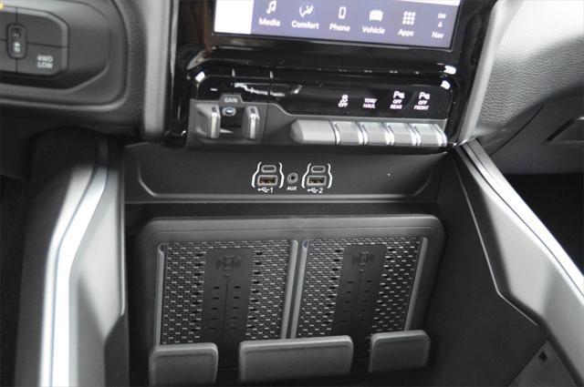 Photo of 2025 Bright White Clearcoat RAM 2500