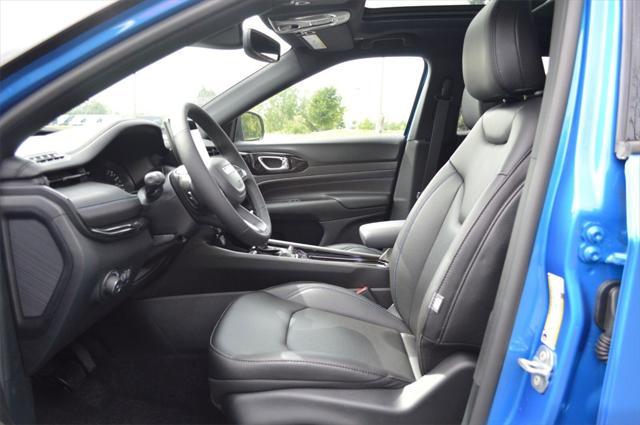 Photo of 2025 Hydro Blue Pearlcoat Jeep Compass