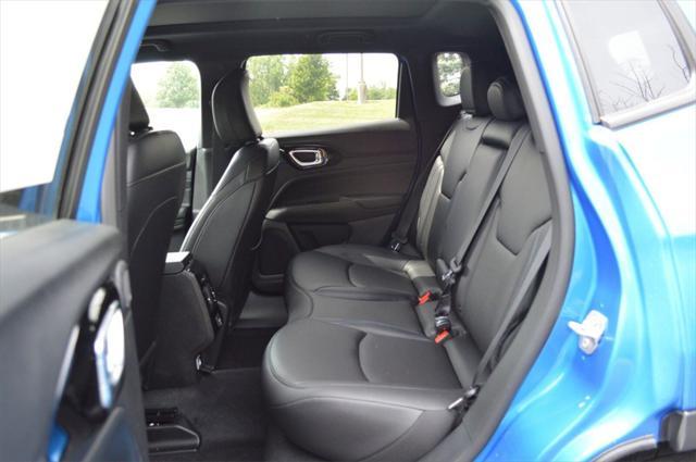 Photo of 2025 Hydro Blue Pearlcoat Jeep Compass