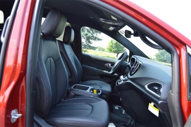 Photo of 2025 Red Hot Pearlcoat Chrysler Voyager