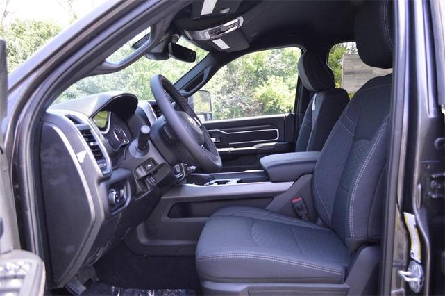 Photo of 2025 Granite Crystal Metallic Clearcoat RAM 2500