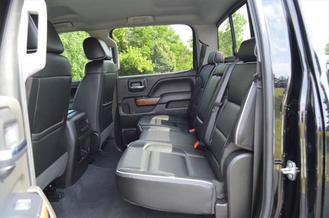 Photo of 2018 Black Chevrolet Silverado 1500
