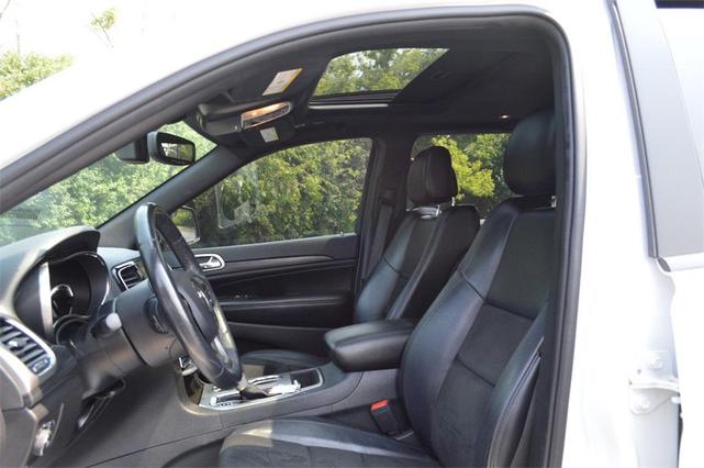 Photo of 2019 Bright White Clearcoat Jeep Grand Cherokee