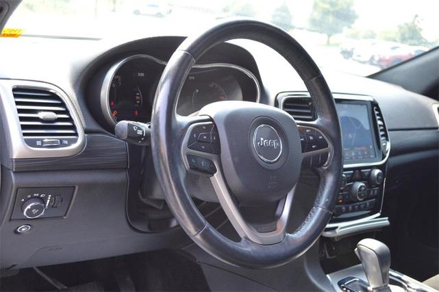Photo of 2019 Bright White Clearcoat Jeep Grand Cherokee