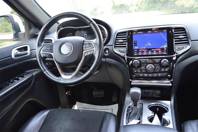 Photo of 2019 Bright White Clearcoat Jeep Grand Cherokee