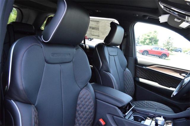 Photo of 2025 Baltic Gray Metallic Clearcoat Jeep Grand Cherokee