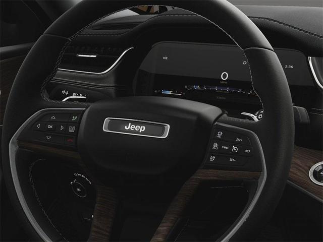 Photo of 2025 Diamond Black Crystal Pearlcoat Jeep Grand Cherokee L
