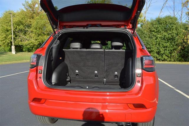 Photo of 2022 Redline Pearlcoat Jeep Compass