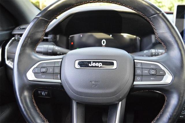 Photo of 2022 Redline Pearlcoat Jeep Compass