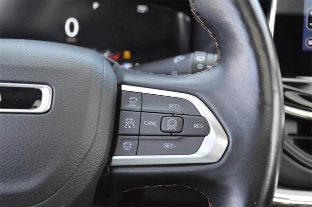 Photo of 2022 Redline Pearlcoat Jeep Compass