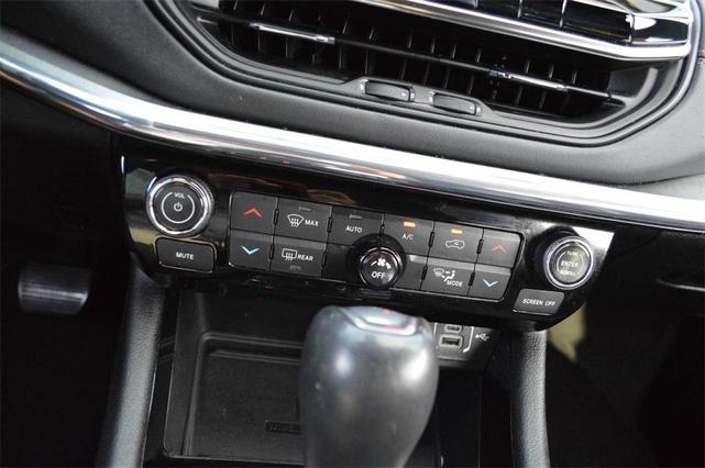 Photo of 2022 Redline Pearlcoat Jeep Compass