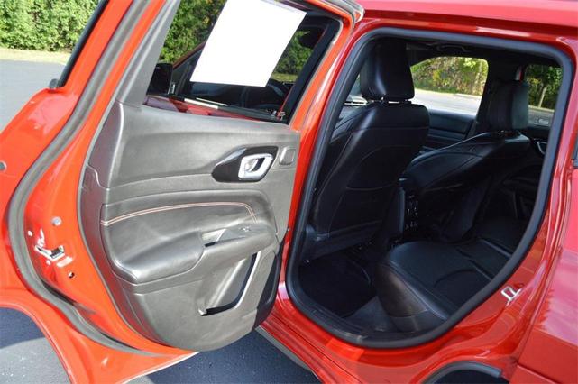 Photo of 2022 Redline Pearlcoat Jeep Compass