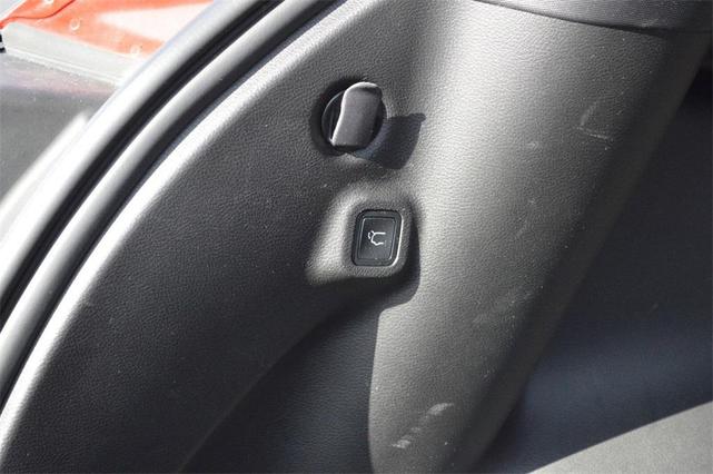 Photo of 2022 Redline Pearlcoat Jeep Compass