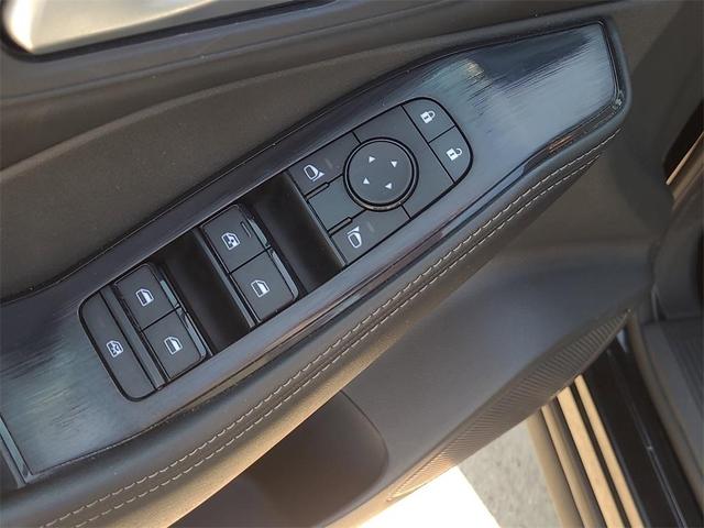 Photo of 2024 Super Black Nissan Rogue