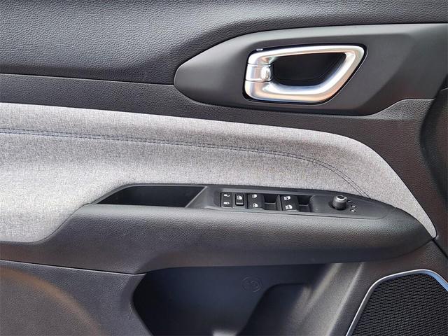 Photo of 2025 Hydro Blue Pearlcoat Jeep Compass