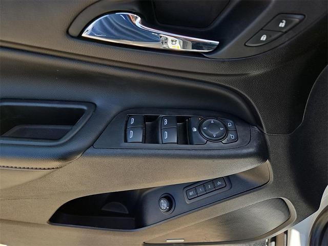 Photo of 2021 Summit White Chevrolet Equinox