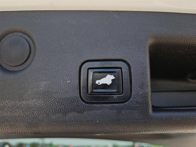 Photo of 2021 Summit White Chevrolet Equinox