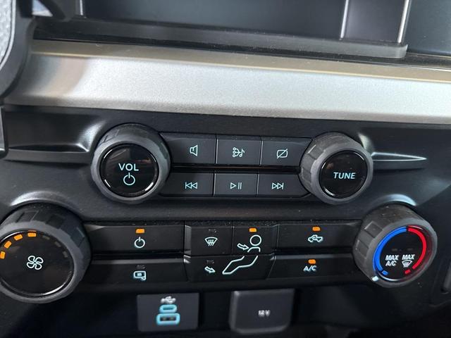 Photo of 2024 Black Metallic Ford F-350