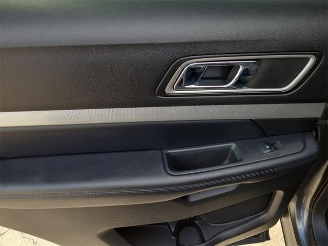 Photo of 2017 Magnetic Ford Explorer