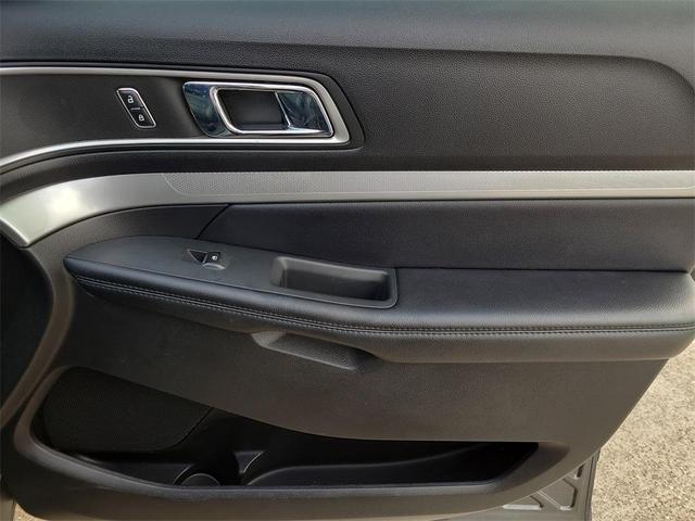Photo of 2017 Magnetic Ford Explorer