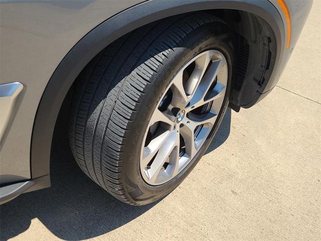 Photo of 2024 Gray BMW X5