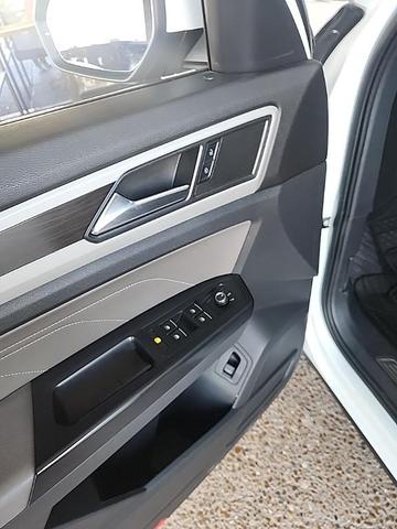 Photo of 2021 Pure White Volkswagen Atlas
