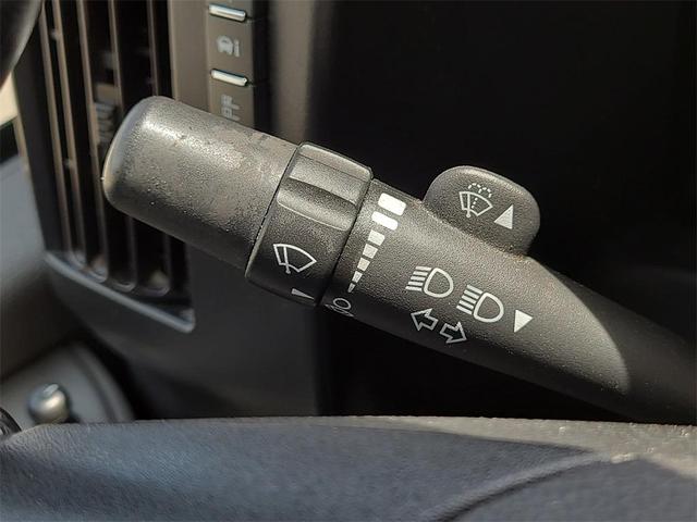 Photo of 2023 Summit White GMC Savana 2500