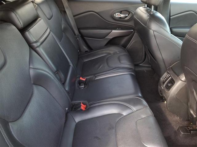 Photo of 2019 Granite Crystal Clearcoat Metallic Jeep Cherokee