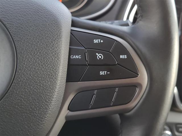 Photo of 2019 Granite Crystal Clearcoat Metallic Jeep Cherokee