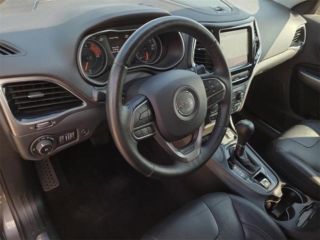 Photo of 2019 Granite Crystal Clearcoat Metallic Jeep Cherokee