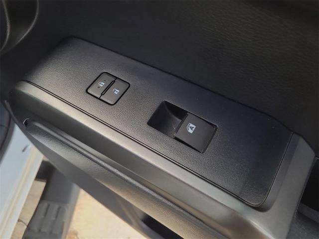 Photo of 2022 White Toyota Tacoma
