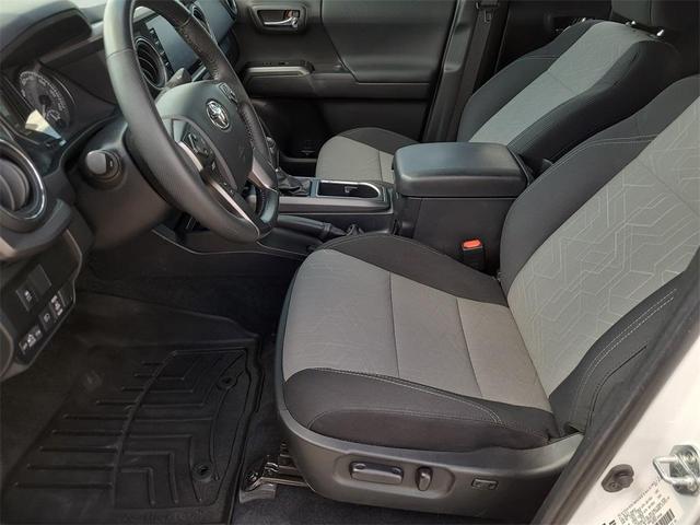 Photo of 2022 White Toyota Tacoma