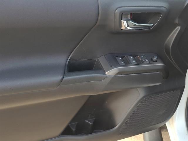 Photo of 2022 White Toyota Tacoma