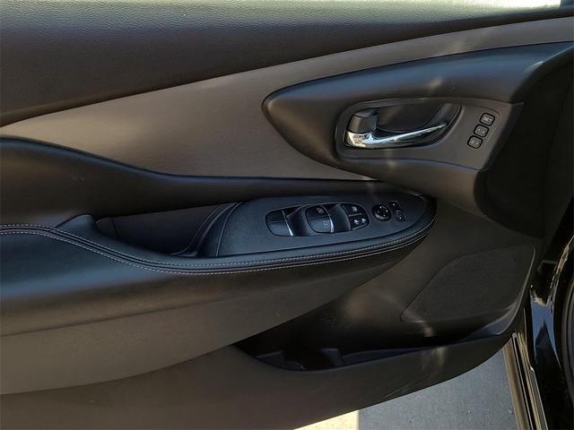 Photo of 2021 Magnetic Black Nissan Murano