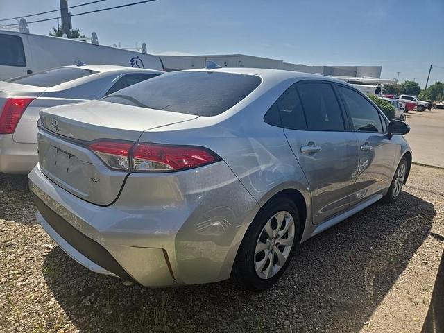 Photo of 2022 Silver Toyota Corolla