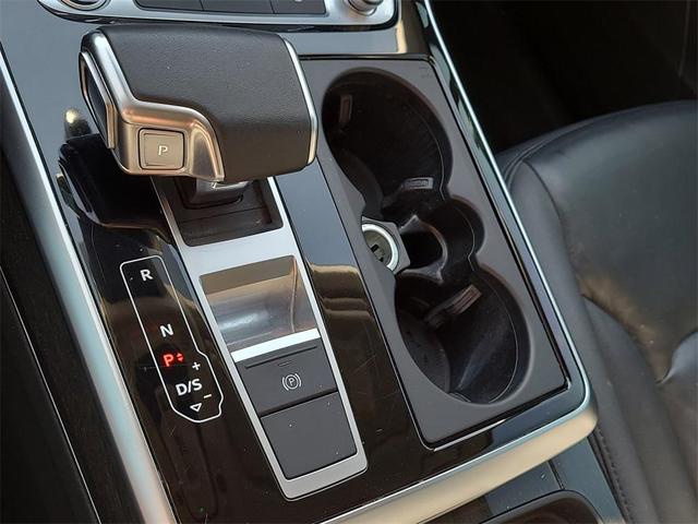 Photo of 2023 Satellite Silver Metallic Audi Q7