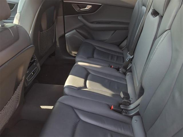 Photo of 2023 Satellite Silver Metallic Audi Q7