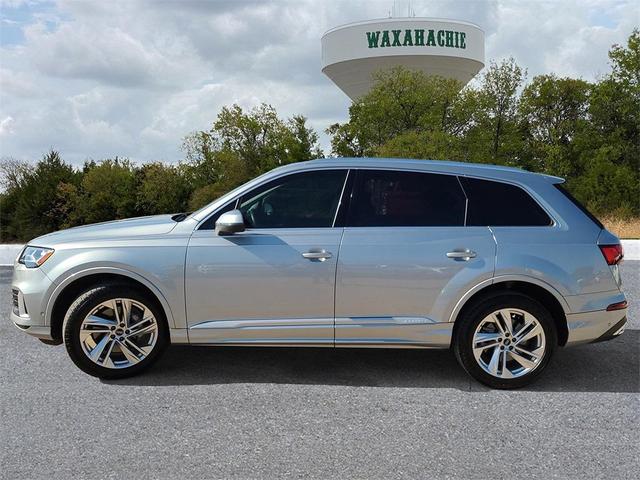 Photo of 2023 Satellite Silver Metallic Audi Q7