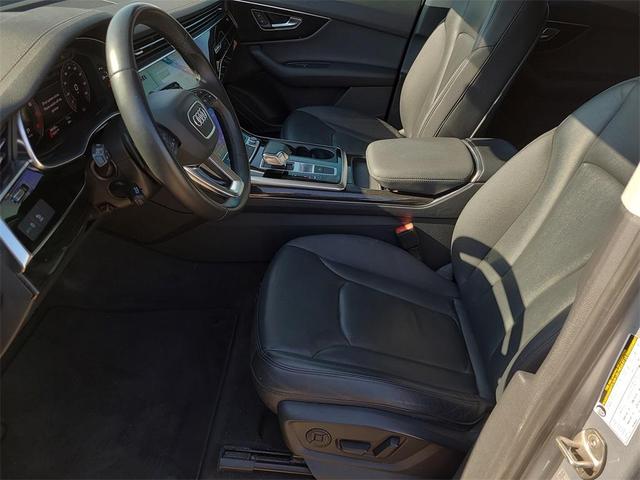 Photo of 2023 Satellite Silver Metallic Audi Q7