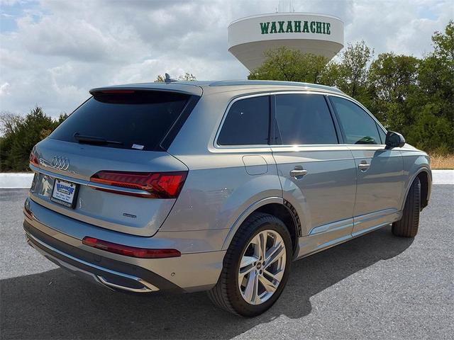 Photo of 2023 Satellite Silver Metallic Audi Q7