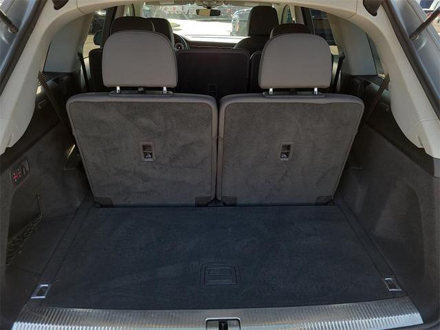 Photo of 2023 Satellite Silver Metallic Audi Q7