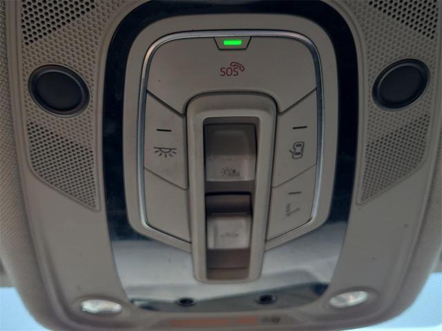 Photo of 2023 Satellite Silver Metallic Audi Q7