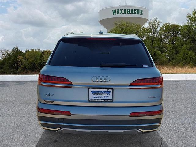 Photo of 2023 Satellite Silver Metallic Audi Q7