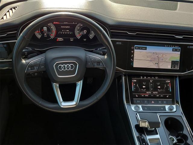 Photo of 2023 Satellite Silver Metallic Audi Q7