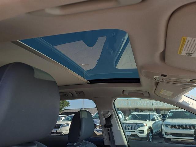 Photo of 2023 Satellite Silver Metallic Audi Q7